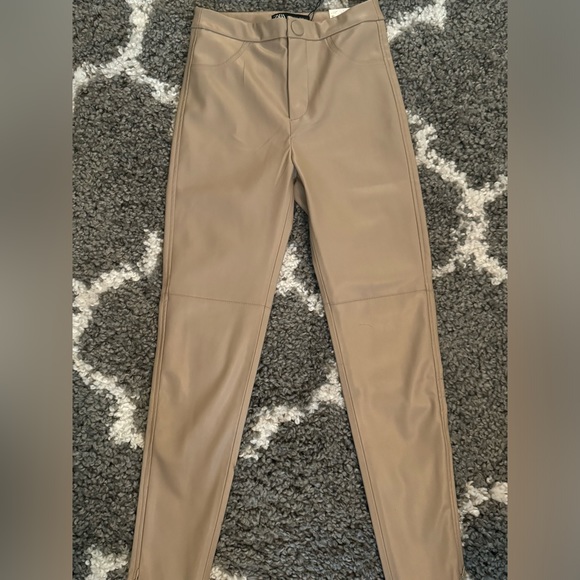NWT Zara Faux Leather Hi-Rise Leggings Size Small - Picture 2 of 9